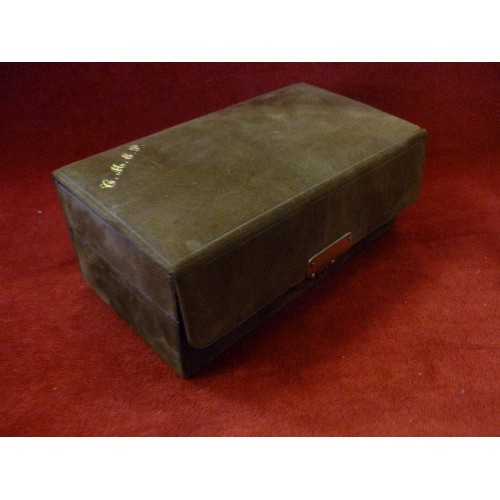 37 - A QUALITY C 1930'S SUEDE LEATHER JEWELLERY BOX WITH CANTILEVER TRAYS