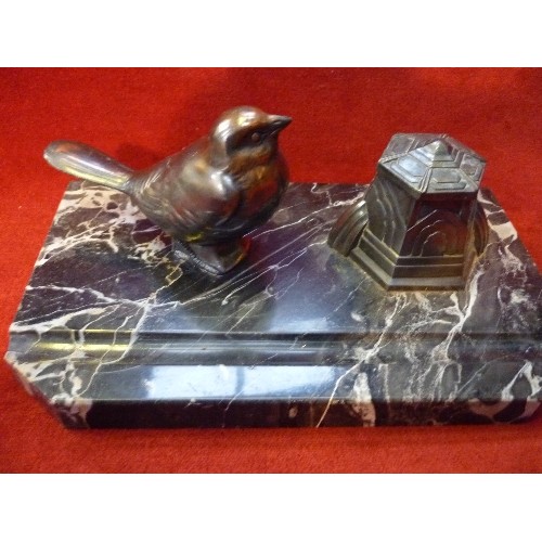 148 - A 1930'S FRENCH ART DECO DESK STAND WITH BRONZE COLOURED METAL INKWELL AND WREN, ON A GREY MARBLE BA... 