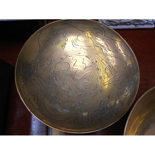 167A - A LARGE CIRCA 1930'S  BRASS CHINESE BOWL ENGRAVED WITH DRAGON AND BIRD DESIGN - POSSIBLY A SINGING B... 