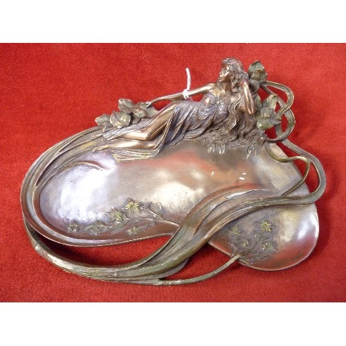 54 - AN ART NOUVEAU STYLE VERONESE BRONZE RESIN TRAY WITH RECLINING LADY