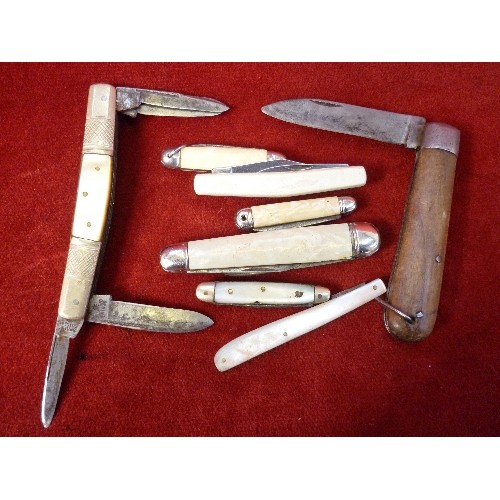 56 - COLLECTION OF PENKNIVES AND POCKET KNIVES INCLUDING MOTHER OF PEARL