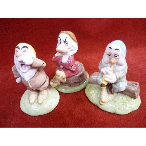 13 - SET OF THREE ROYAL DOULTON DWARFS FROM WALT DISNEY'S SNOW WHITE. INCLUDES SLEEPY, SNEEZY AND GRUMPY