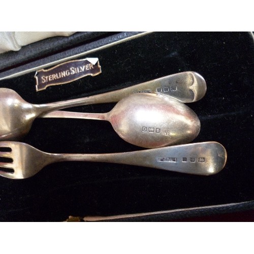 30 - A CHILDS STERLING SILVER FORK AND SPOON IN ORIGINAL FITTED BOX - LONDON 1933 - SIR JOHN BENNETT CHEA... 