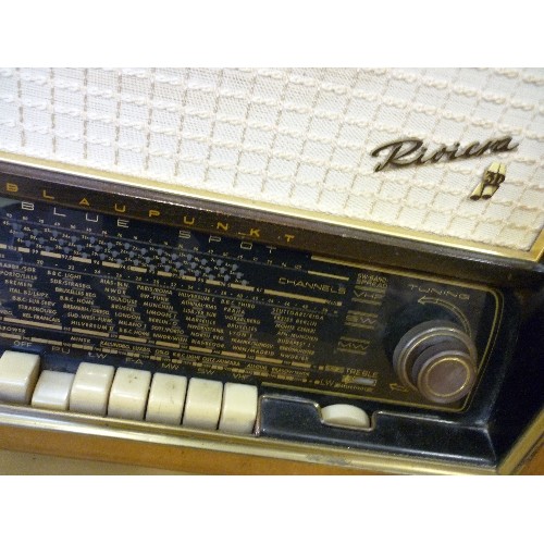 94 - 1950'S  - BLAU PUNKT (BLUE SPOT) RIVIERA VALVE RADIO - WALNUT VENEERED CASE IN VERY GOOD CONDITION