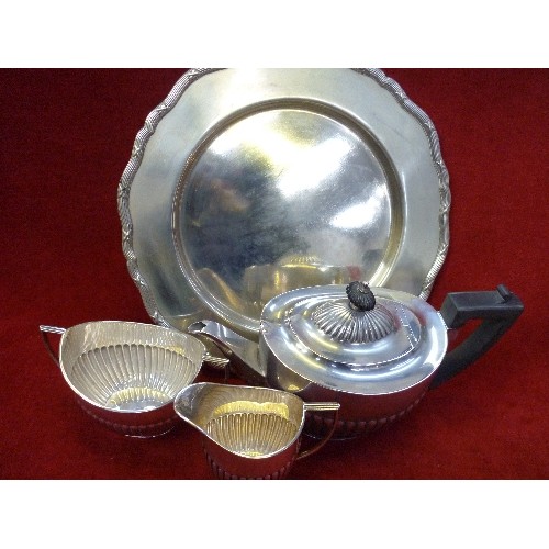 36A - LATE VICTORIAN STERLING SILVER TEA SERVICE WITH TEAPOT, MILK AND SUGAR, SHEFFIELD 1900 & 1901 -ROBER... 