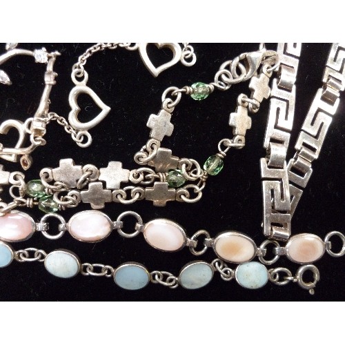 81H - 6 X SILVER BRACELETS INCLUDING HEART LINKS (925 MARK), LEAF LINKS (925), MOTHER OF PEARL (925), PINK... 