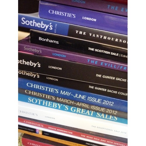 240 - APPROX 25 X SOTHEBY'S AND CHRISTIE'S AUCTION CATALOGUES OF MOSTLY SINGLE OWNER COLLECTIONS INCLUDING... 