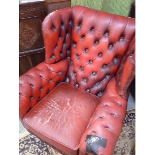 431 - PAIR OF BURGUNDY LEATHER CHESTERFIELD STYLE WING ARMCHAIRS - BUTTON BACKED - WEAR TO ARMS AND SEAT C... 