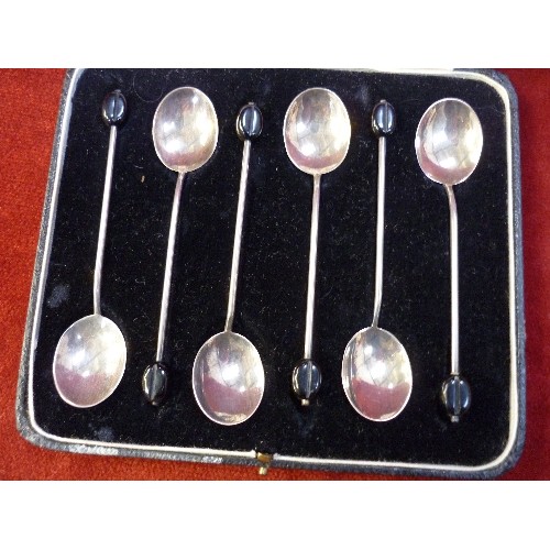 97B - A SET OF STERLING SILVER ART DECO COFFEE BEAN SPOONS, SHEFFIELD 1934, WITH BLACK COFFEE BEAN FINIALS... 