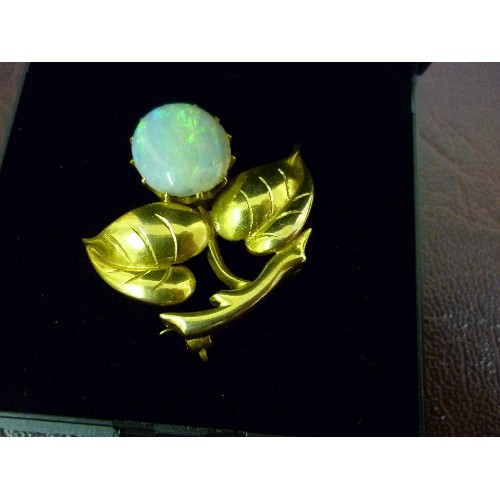 66B - 22 CT GOLD (TESTS AS) AND 3CT FIRE OPAL BROOCH A REALLY BEAUTIFUL MULTI COLORED STONE SEE PHOTOS WEI... 