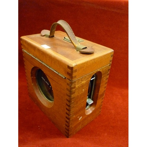 110 - TOULET IMPERATOR AUTOMATIC PIGEON-RACING TIME-CLOCK. IN LOVELY WOODEN CARRY CASE.