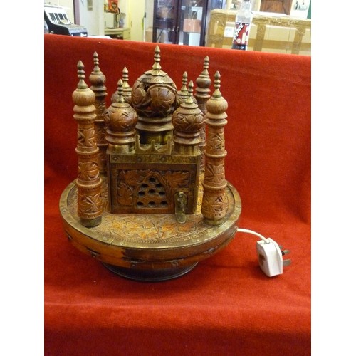 118 - LOVELY VINTAGE TAJ-MAHAL, CARVED WOOD/BRASS LAMP[WORKING] VERY ORNATE, AND LOOKS BEAUTIFUL WHEN ON.