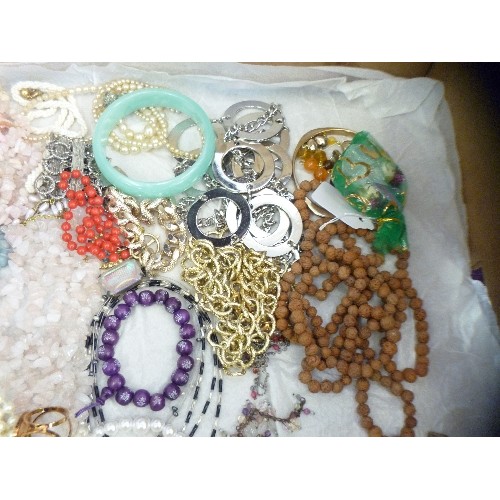 139 - QUANTITY OF GOOD QUALITY COSTUME JEWELLERY, INC GEMSTONE NECKLACES, BRACELETS ETC.