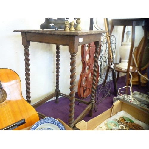 143 - LOVELY VINTAGE SQUARE OAK SIDE/OCASIONAL TABLE, WITH BARLEY-TWIST LEGS.