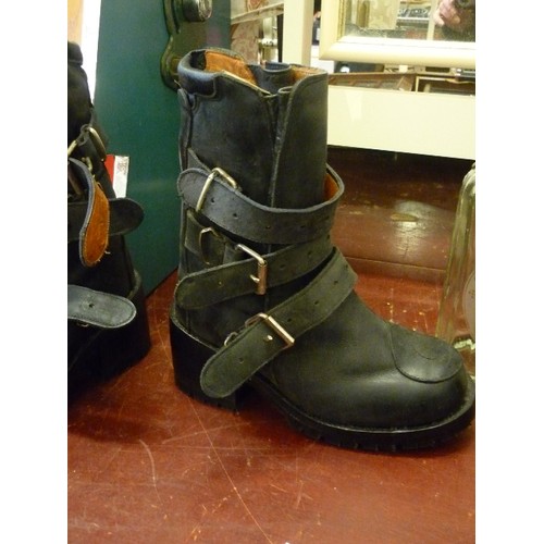 244 - FAB QUALITY LEATHER 'BIKER BOOTS' WOMENS SIZE 39. LEATHER OUTER/LEATHER-LINED. CHUNKY SOLE, HEEL & B... 