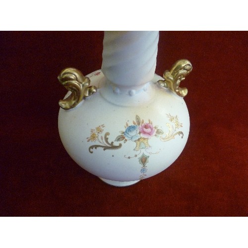 256 - CROWN DEVON, FIELDINGS, PERTH, IVORY BLUSH-WARE. GILDED. DECORATIVE VASE.