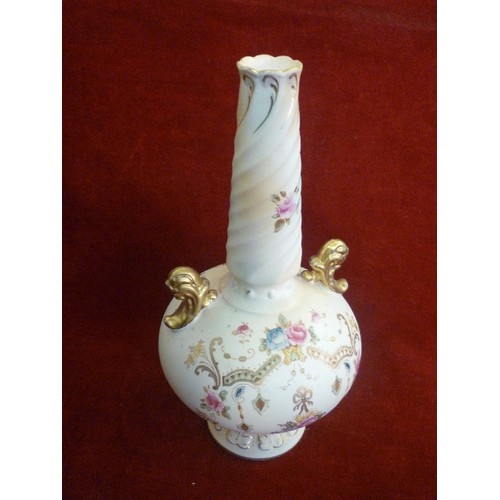 256 - CROWN DEVON, FIELDINGS, PERTH, IVORY BLUSH-WARE. GILDED. DECORATIVE VASE.