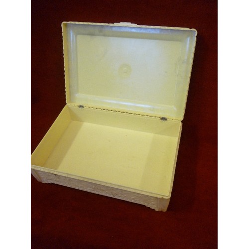 285 - VINTAGE PLASTIC HINGED BOX, DESIGNED TO RESEMBLE IVORY. RAISED LAKESIDE SCENE ON LID.