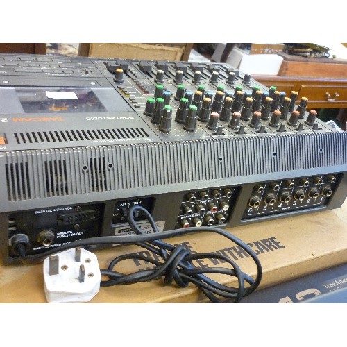 286 - VINTAGE TASCAM 246 PORTASTUDIO AUDIOPHILE CASSETTE DECK MULTITRACK RECORDER. WITH BOX.