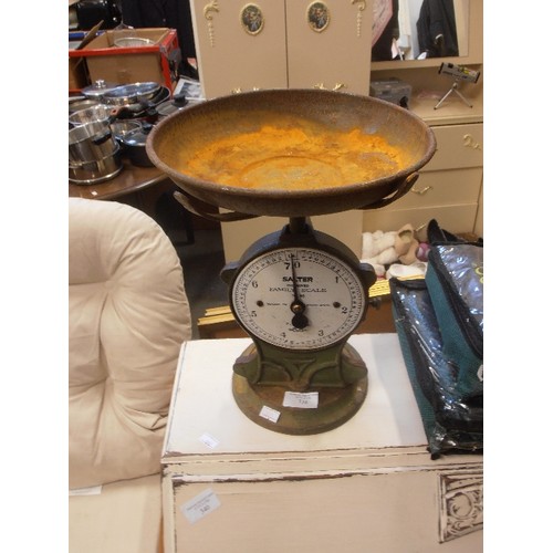 338 - VINTAGE SALTER KITCHEN SCALES 'IMPROVED FAMILY SCALE NUMBER 50' WITH ORIGINAL BOWL.