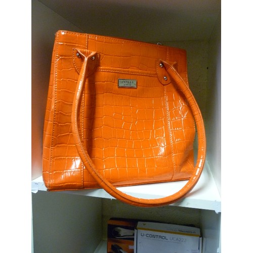 190 - 'OSPREY LONDON' BRIGHT ORANGE MOC-CROC PATENT HANDBAG. GOOD CLEAN CONDITION.