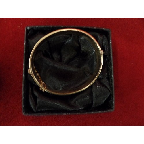 18 - GOLD PLATED BANGLE