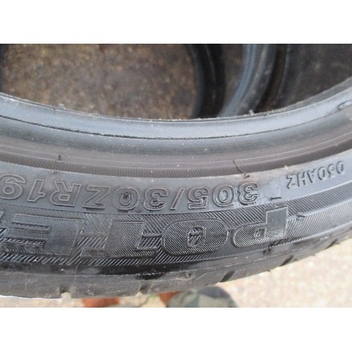 638 - PAIR OF REAR LOW PROFILE PORSCHE 911 TYRES 1981, 