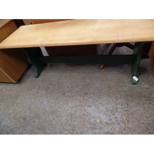 320 - SMALL PINE KITCHEN BENCH, WITH GREEN PAINTED LEGS. 120CM L.