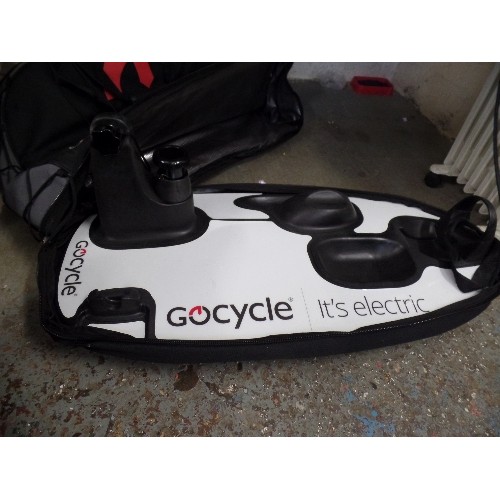 122 - GOCYCLE PORTABLE BIKE BAG DOCKING STATION