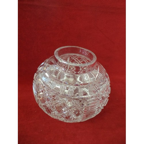 74 - A BEAUTIFUL CUT GLASS CRYSTAL LAMP SHADE - WATERFORD??