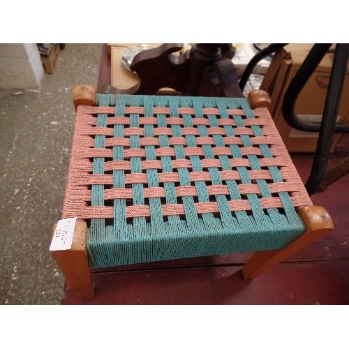 191 - MID CENTURY STOOL WITH WOVEN SEAGRASS TOP IN TURQUOISE AND PINK