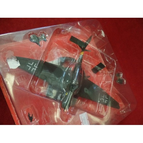 87 - A MODEL PLANE IN PACKAGING