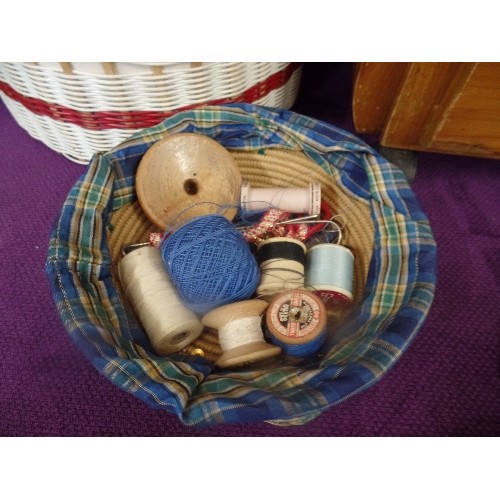 89 - VINTAGE SEWING LOT INC SEWING BOX WITH DRAWERS, 3 SEWING BASKETS, CARR'S OF CARLISLE TIN - ALL WITH ... 