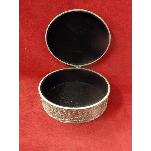 163 - OVAL METAL JEWELLERY OR TRINKET BOX - BLACK VELVET LINING