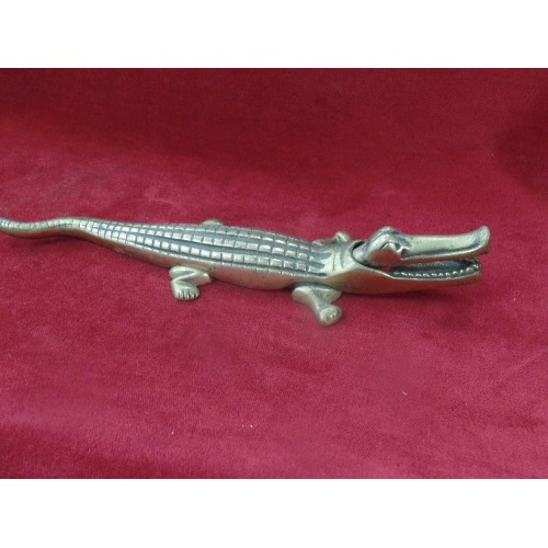 167 - LARGE BRASS CROCODILE NUTCRACKERS - 34CM