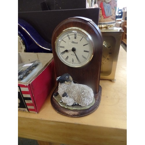 225 - 4 VINTAGE CLOCKS AND A CLOCK CALCULATOR