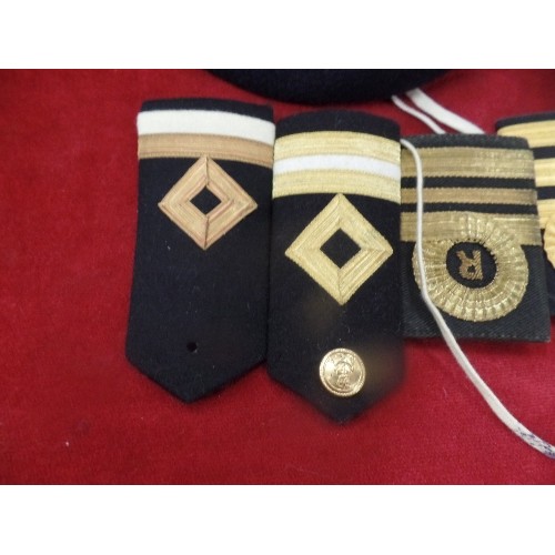 187 - NAVAL BERET AND 12 X EPAULETTES - VINTAGE AND MODERN