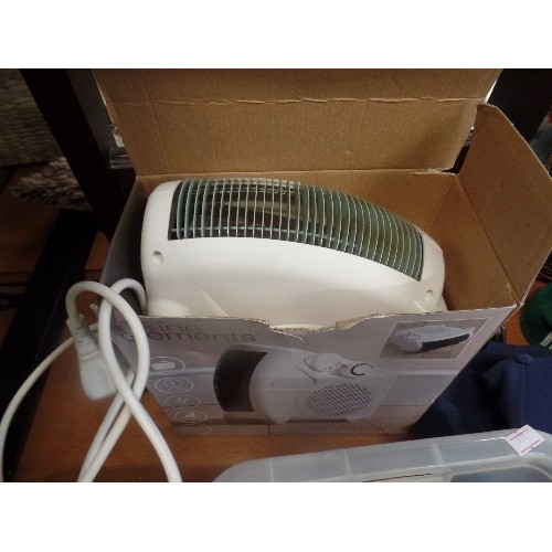 209 - ELECTRIC FAN HEATER, 2000W, BY FINE ELEMENTS - WORKING WHEN LOTTED - WITH BOX