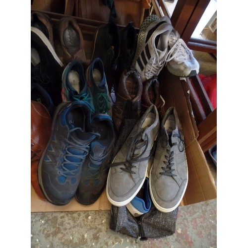 245 - 12 X PAIRS OF GOOD MENS SHOES . SPORTS SHOES / TRAINERS INC TIMBERLAND, ECCO, UGG, ADIDAS - SIZE 10 ... 