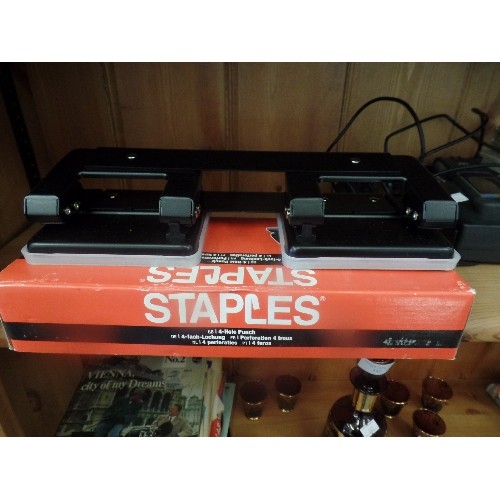 328 - STAPLES  4 HOLE PUNCH WITH BOX