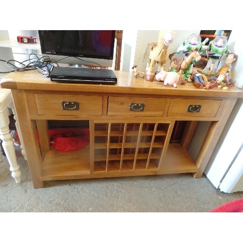 315 - EDMONDSON WINE RACK SIDEBOARD IN OAK, WITH 3 DRAWERS