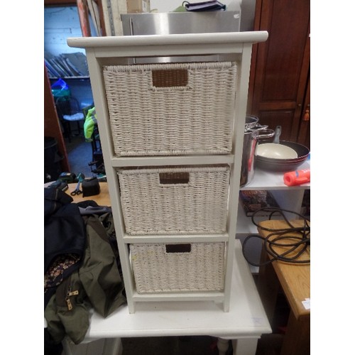 400 - NARROW WOODEN CHEST WITH 3 WICKER DRAWERS IN WHITE