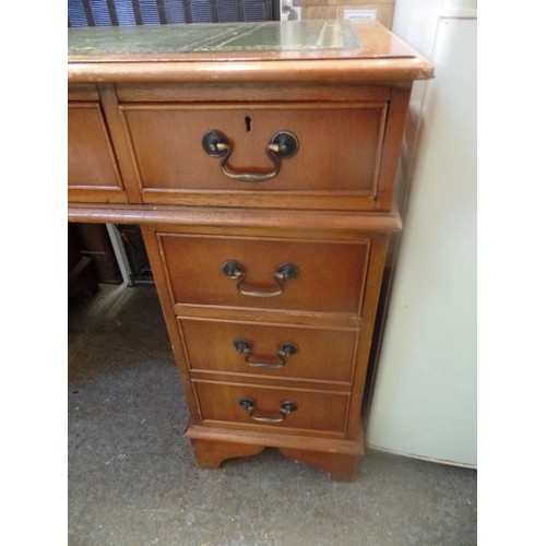 388 - TWIN PEDESTAL BANKERS DESK WITH GREEN LEATHER TOP