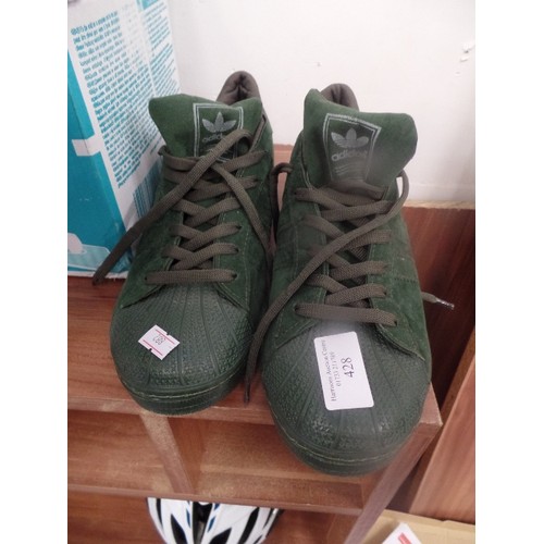 428 - ADIDAS SUPERSTAR TRAINERS IN GREEN (AS NEW)