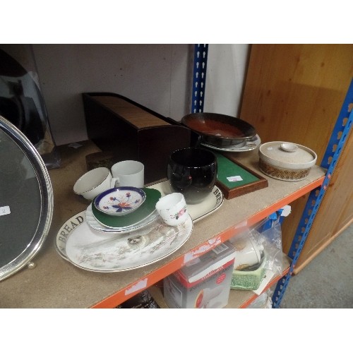 424 - 3 SHELVES OF MIXED ITEMS - INFRA RED LAMP, SILVER PLATE PHOTO FRAME, COMMEMORATIVE GLASSES, CHINA ET... 