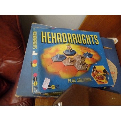 475 - 3 VINTAGE GAMES - HI SPOT, HEXADRAUGHTS AND GO BY WADDINGTONS