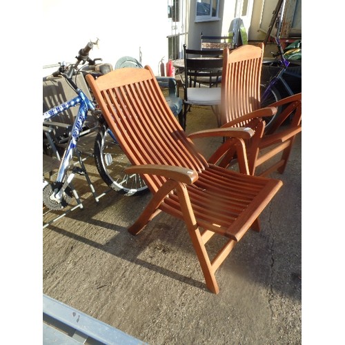 511 - PAIR OF GOOD QUALITY FOLDING TEAK GARDEN CHAIRS