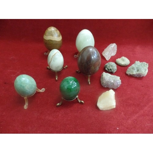 68 - QUANTITY OF DECORATIVE ONYX EGGS, AND QUARTZ ROCKS, INC AMETHYST, A FOSSIL ETC.