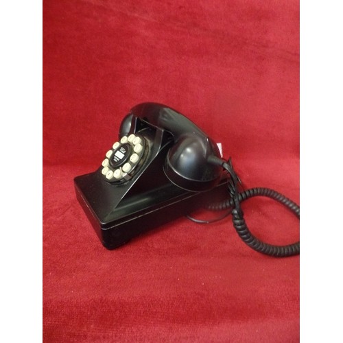 45 - VINTAGE BAKELITE TELEPHONE. BLACK.