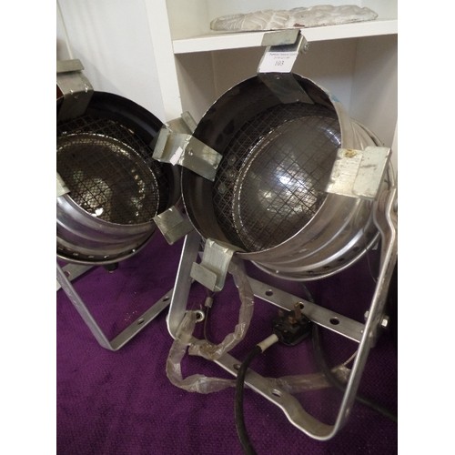 103 - PAIR OF STAGE LIGHTS WITH  BRACKETS. MODEL PAR-64FSy. 230V.